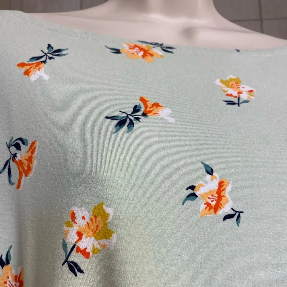 EUC Ann Taylor Factory light green 3/4 length sleeve boatneck top - Picture 3 of 6